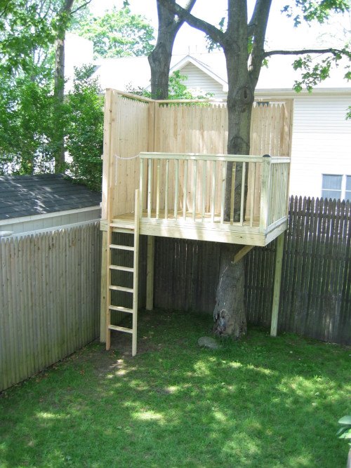 DIY Picket Tree Fort DIY Picket Tree Fort