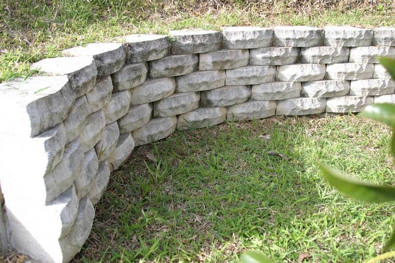 Building Your Own DIY Garden Retaining Wall