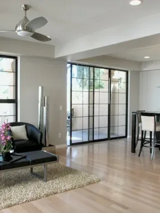 Living Room Wall Paint Ideas to go with Black Furniture in Your Home