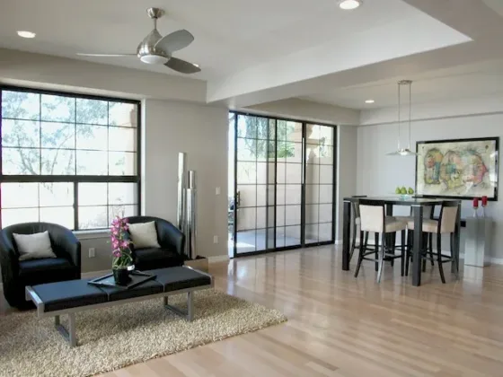 Living Room Wall Paint Ideas to go with Black Furniture in Your Home