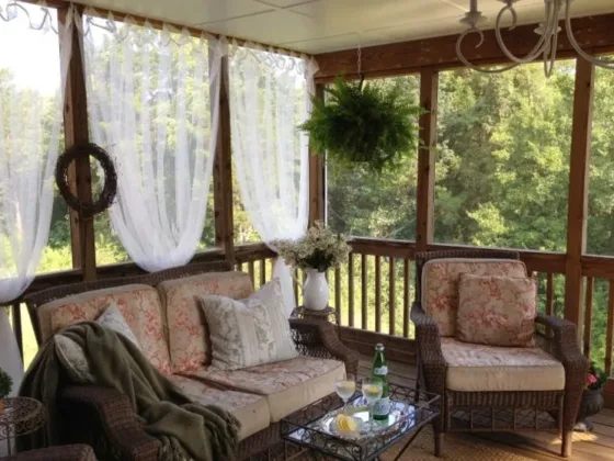 Featured of Decorating a Screened Porch