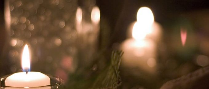 A Guide on How to Make Candle Holders from Rocks