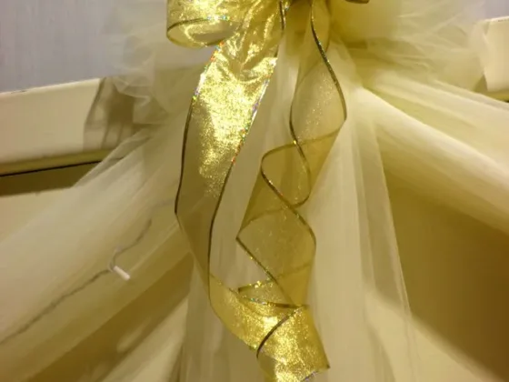 Featured of How to Make Big Poofy Wedding Bows: Easy Step by Step Guide