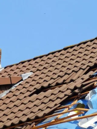 Featured image - These 6 Signs Indicate It's Time to Replace Your Roof