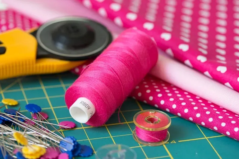 Featured image - Essential Sewing Tools to Include Your Sewing Kit Box