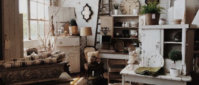 A Little Touch of History in Home Decor: Using Vintage Furniture, Fabrics and Accessories in Home Decorating