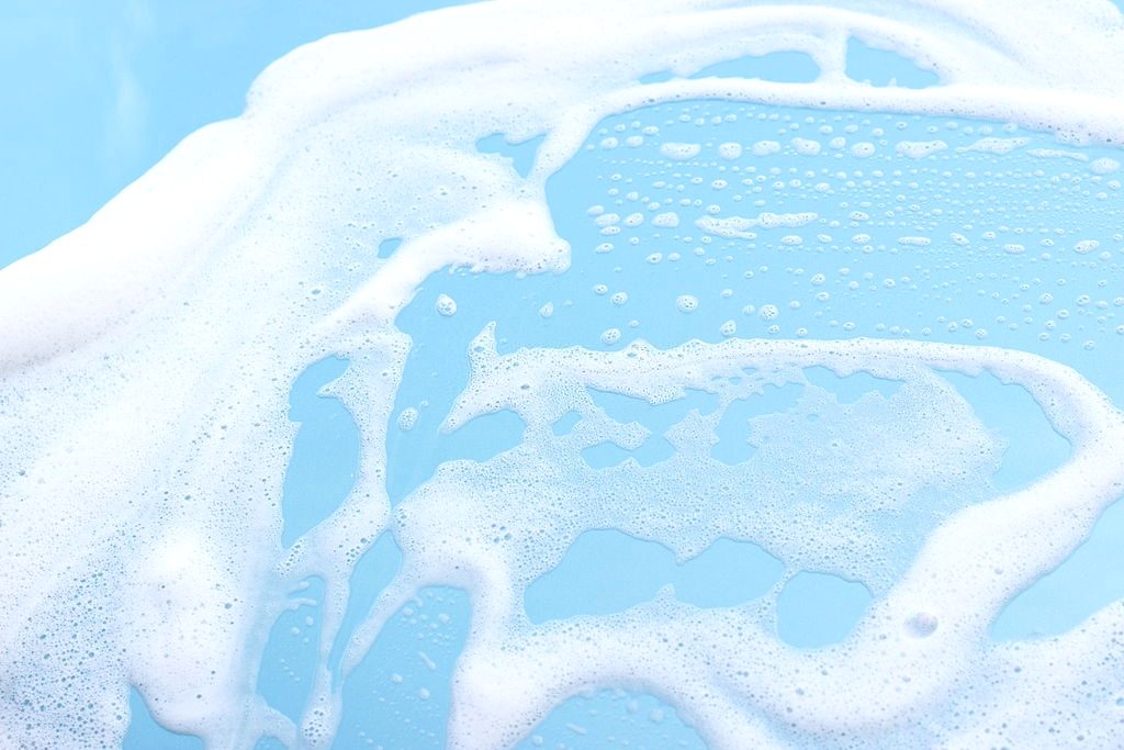 Glass and Mirror Cleaner Foam image - Glass and Mirror Cleaner Foam