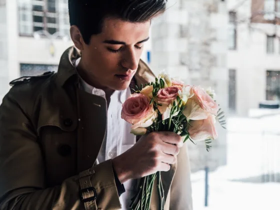 Featured image - Tips to Choose the Perfect Flowers for Your Dream Girl