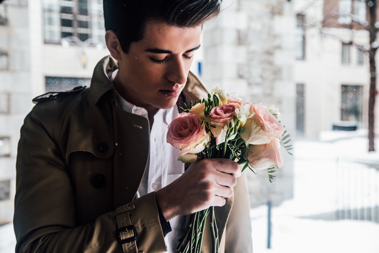 Tips to Choose the Perfect Flowers for Your Dream Girl image - Tips to Choose the Perfect Flowers for Your Dream Girl