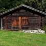 Featured image - 6 Interesting Log Cabin Designs