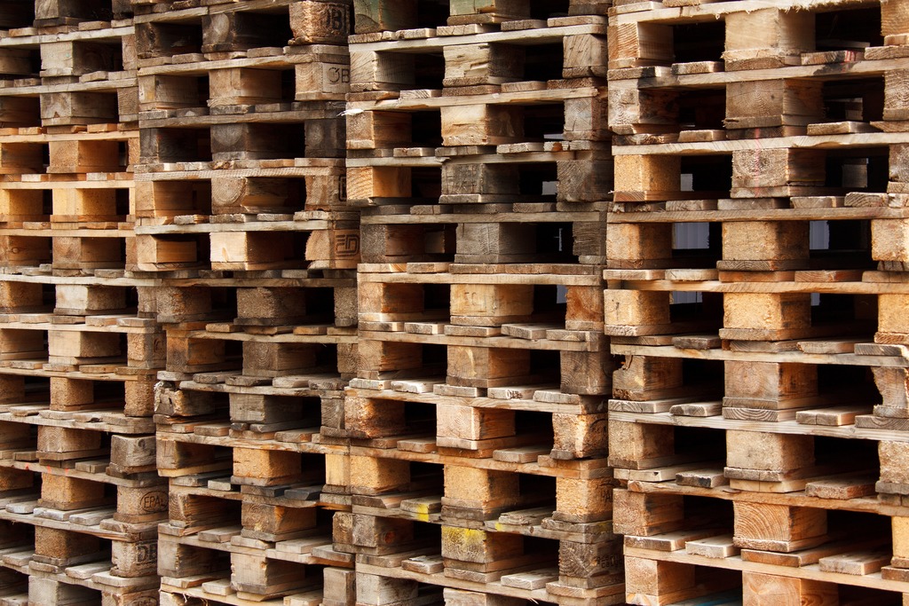 Pros and Cons of Wooden Pallets image - Pros and Cons of Wooden Pallets
