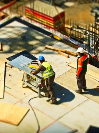 Featured image - Seven Safety Construction Tips for Your Workers' Wellbeing