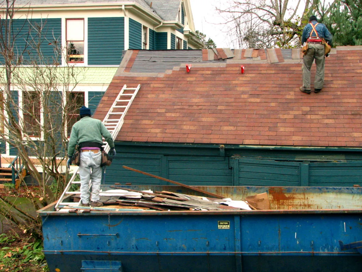Featured image - 3 Things to Pay Attention When Changing Your Roof