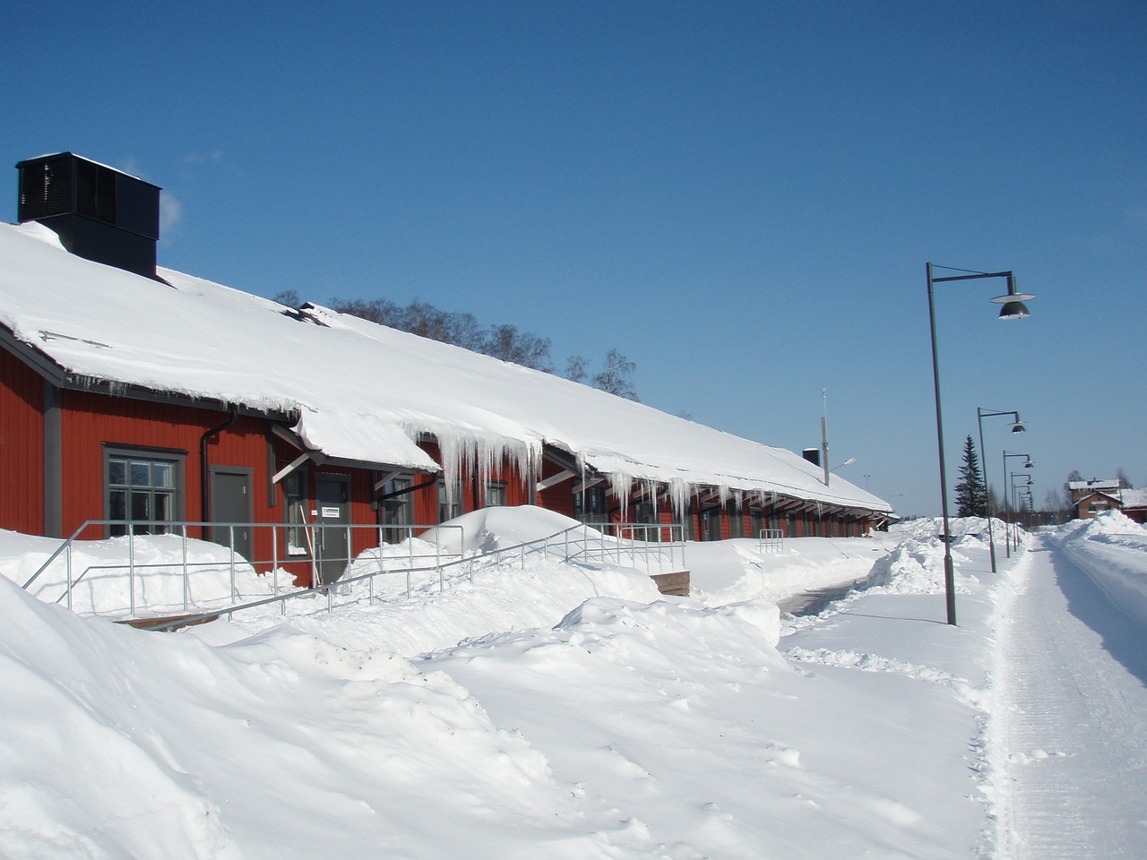 4 Things to Do to Get Your Roof Ready for Winter image - 4 Things to Do to Get Your Roof Ready for Winter
