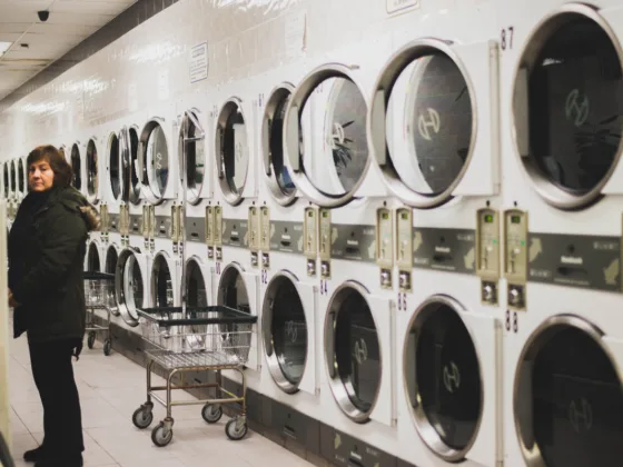 Featured image - The Benefits of Using a Laundromat