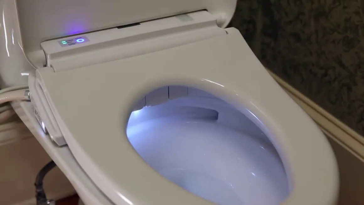 Featured image - The Benefits of Switching to a Smart Toilet