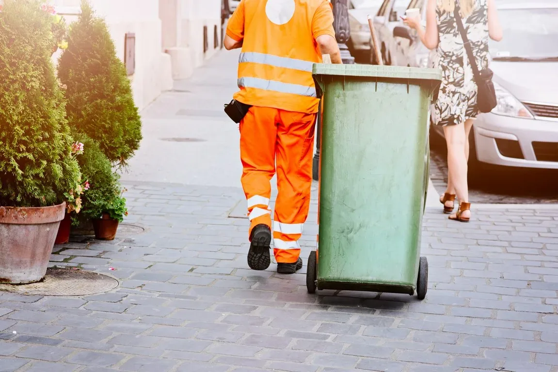 Featured image - Advantages of Hiring an Expert Rubbish Removal Company