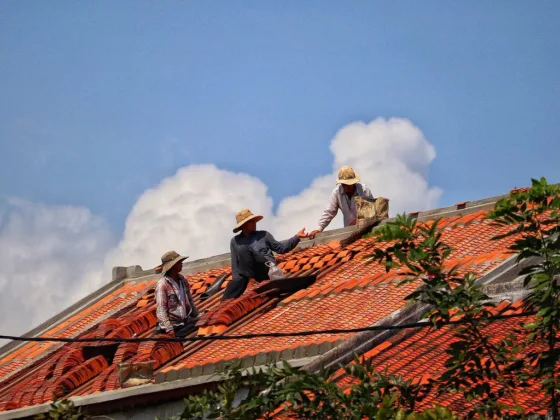 Featured image - Choosing a Good Roofer: Tips to Finding a Perfect Roofing Contractor