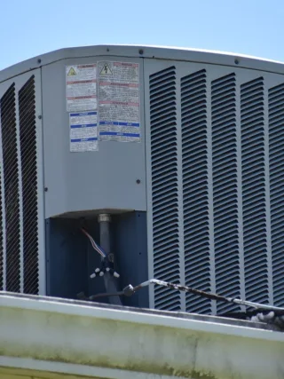 Featured image - Things to Consider When Replacing HVAC System