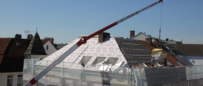 6 Reasons Why You Should Hire a Commercial Roofing Contractor