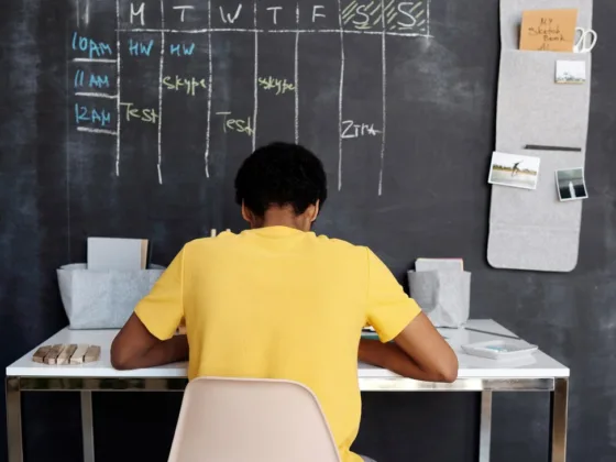 Featured image - 5 Time-saving Tips for Online Students