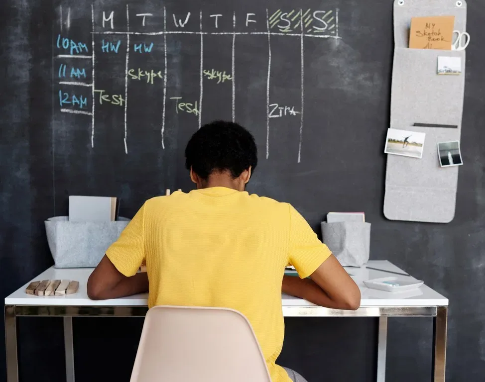 Featured image - 5 Time-saving Tips for Online Students