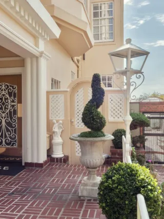 featured image - Renovate Your Home Exteriors with Easy Ideas