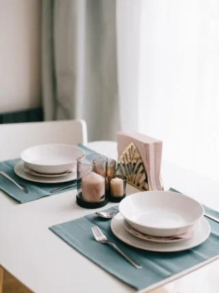 featured image - 6 Things to Look for In Dinnerware