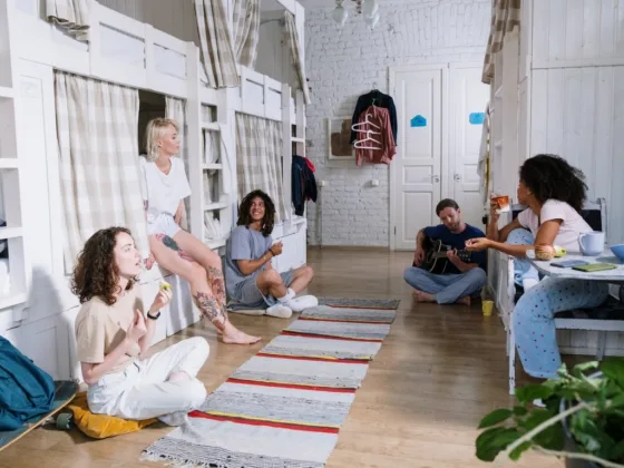 featured image - How to Make Your Dorm Room Feel Like A Home