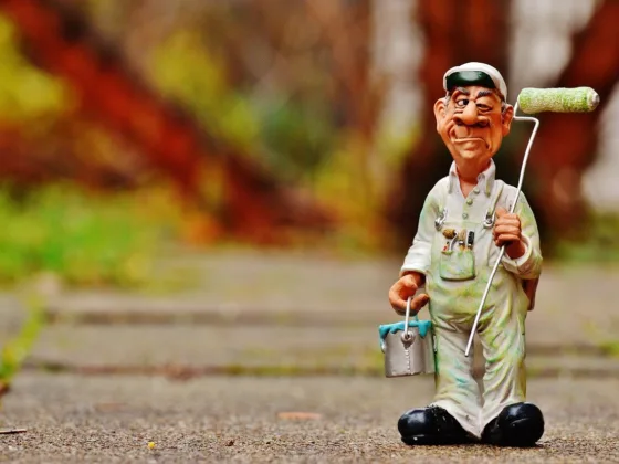 featured image - What's the Difference Between A Painter and A Decorator and a Painter