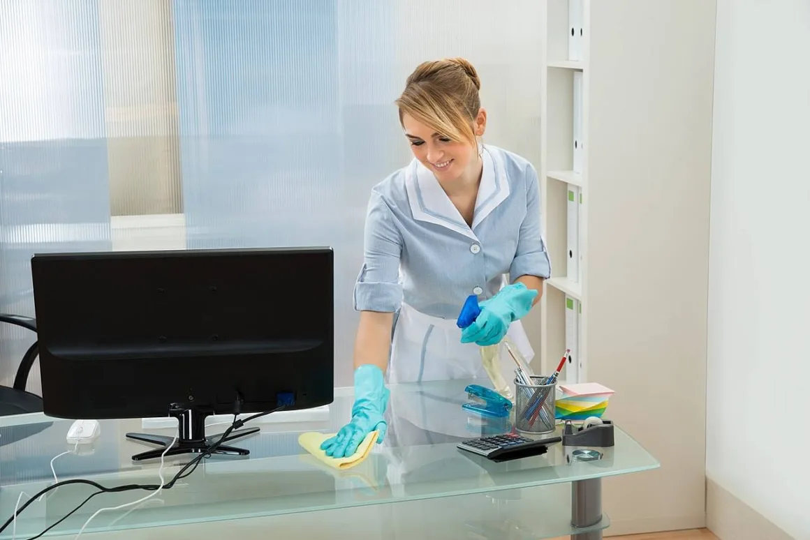 Featured image - 5 Dirtiest Places to Clean in Your Office and Why