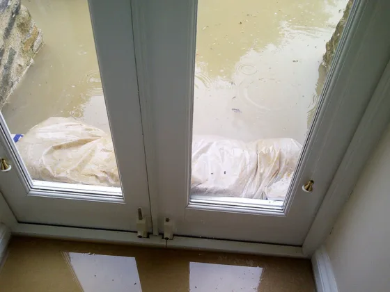 featured image - 5 Steps to Fix Water Damage in the Home