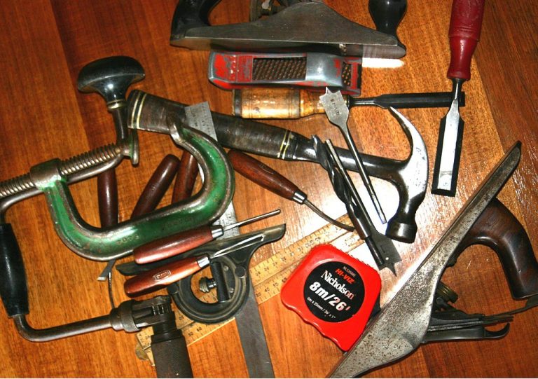 7 Must Have Woodworking Tools