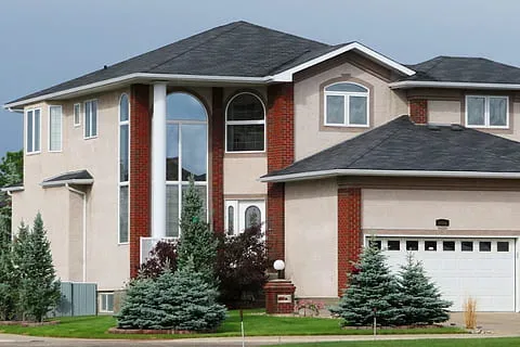 featured image - How to Choose the Best Exterior Paint Colors