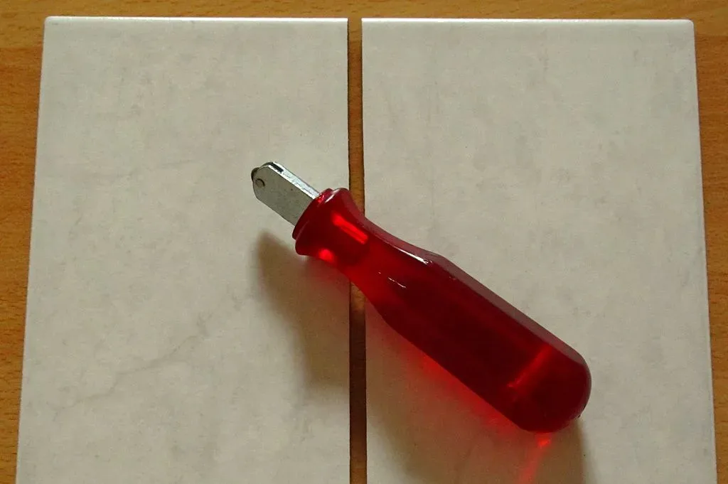 featured image - Must-Have Tools for Professional Tile Installers