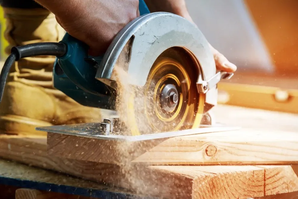 Featured image - Got Your First Circular Saw? Here's a Guide to Using It