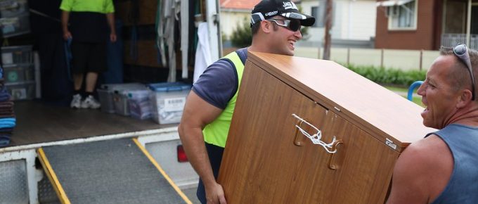 How to Trust Furniture Movers in Abu Dhabi?