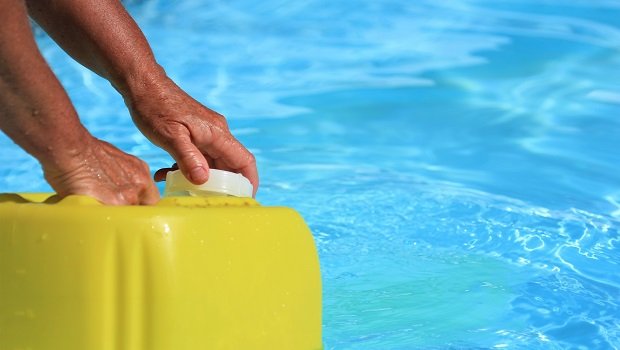A Buyer’s Guide on Getting the Best Pool Shock image - A Buyer’s Guide on Getting the Best Pool Shock