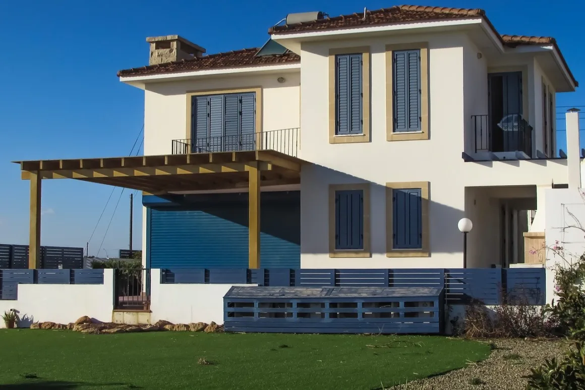 featured image - Summers’s incoming! Here's how to get your beach house ready!