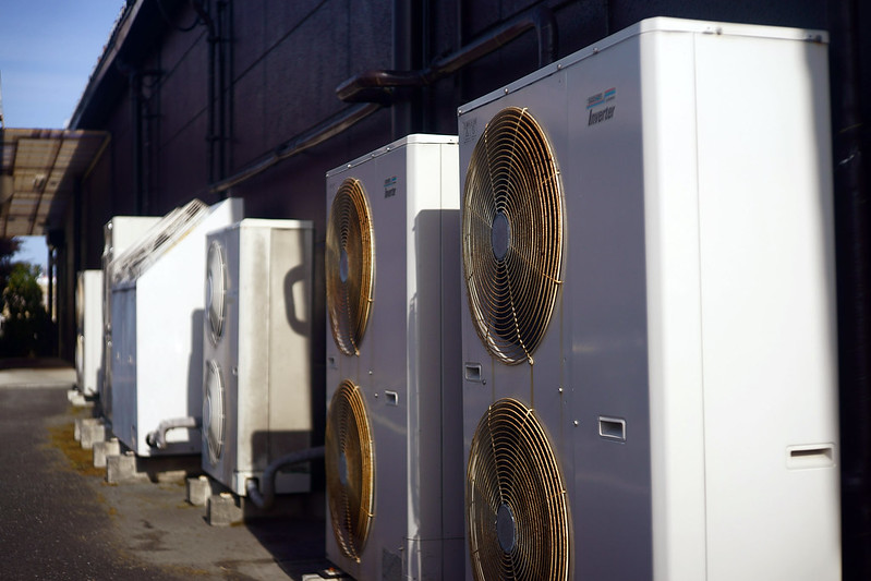 image - The Air Conditioner Is Large Is Not Small