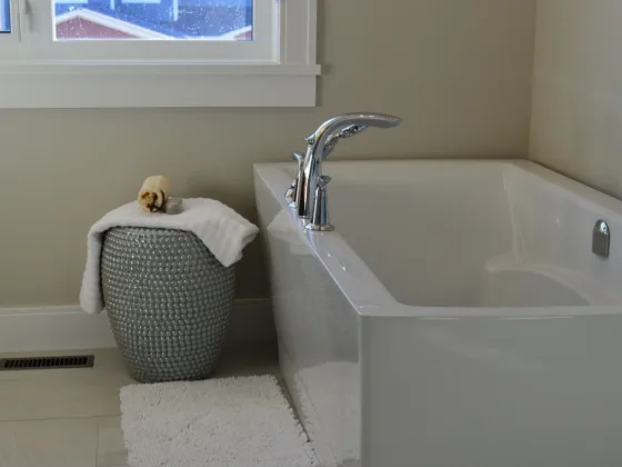 featured image - Top 6 Low-Budget Bathroom Fixes Under $500