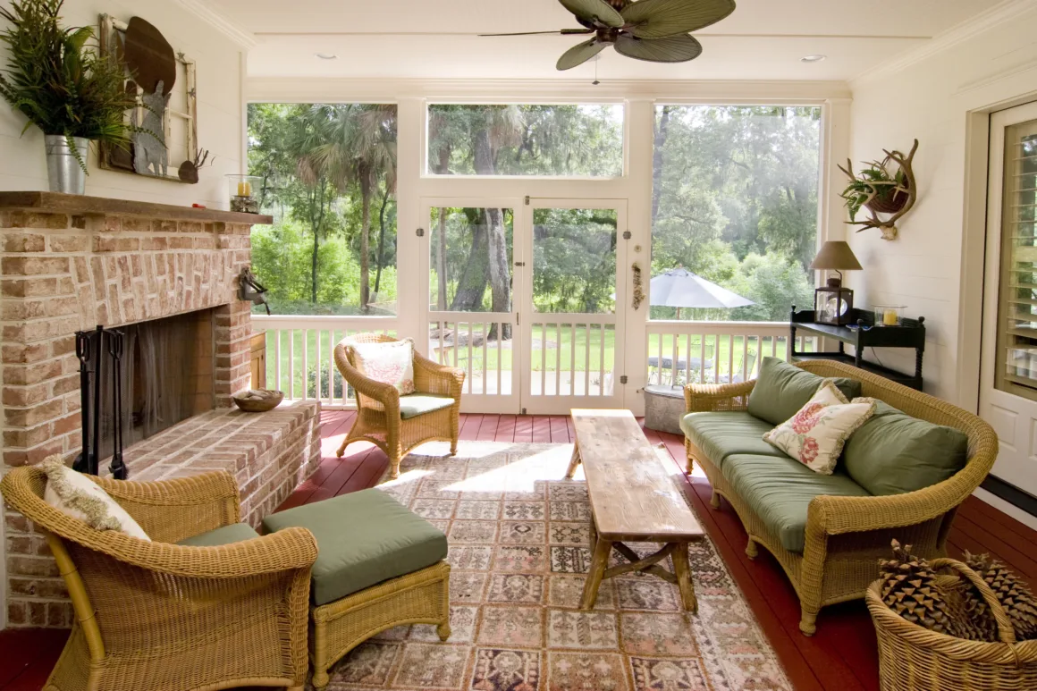 featured image -How to Build a Sunroom on Your House