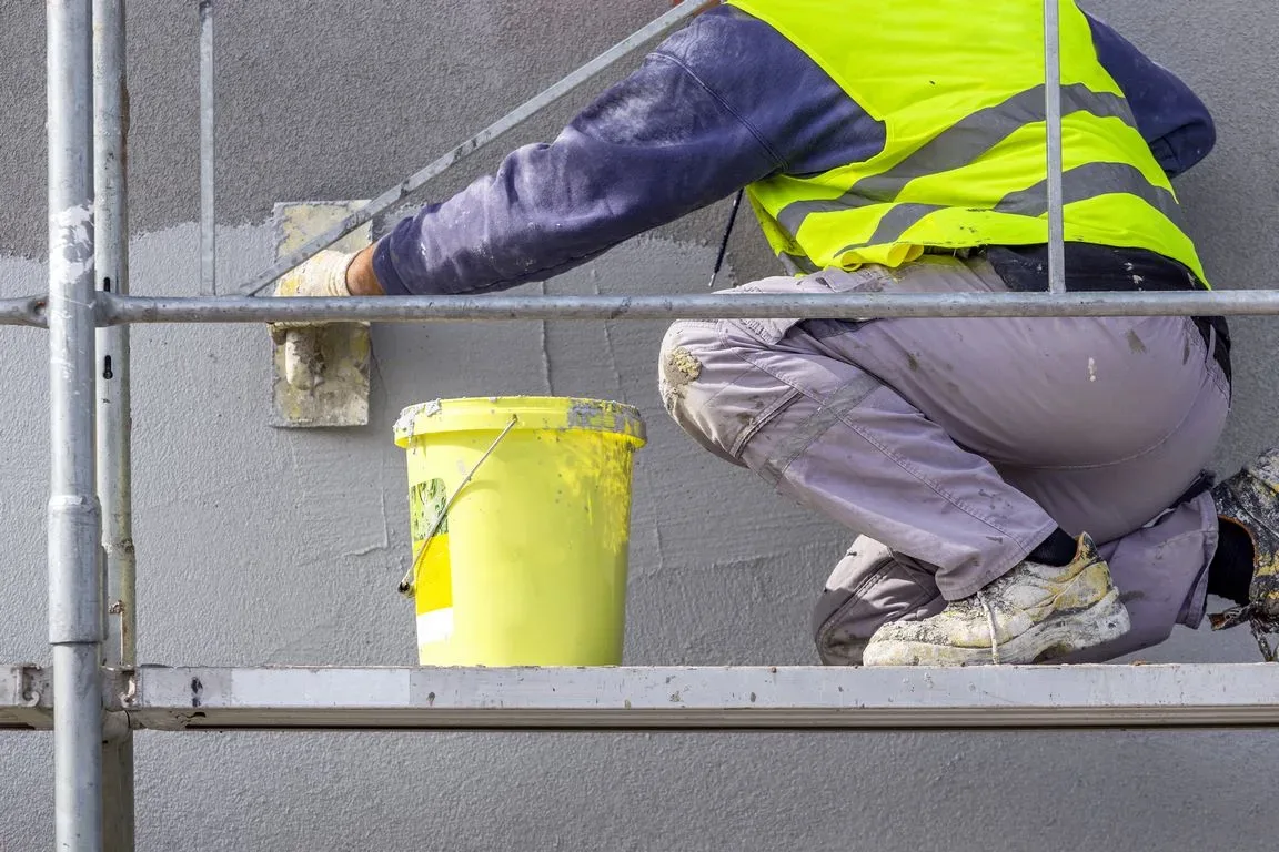 featured image - 5 Tips for Repairing Stucco