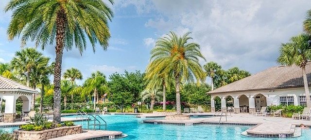 Domestic Swimming Pool Ideas for You This Summer