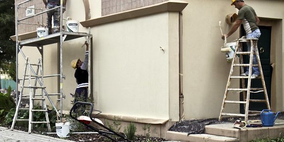 What Are the Steps to Painting the Exterior of a House?