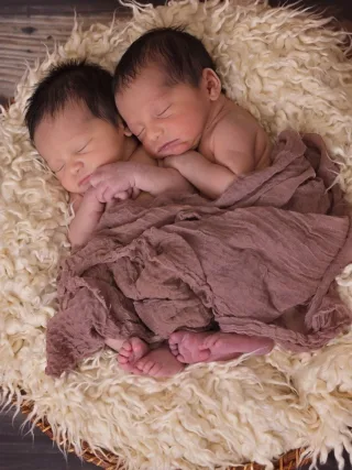 featured image - When Should I Worry About My Extra-Sleepy Baby?