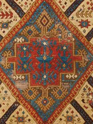 featured iamge - How Can You Tell if a Rug is Antique: An Ultimate Guide?