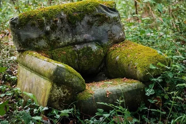 featured image - 5 Inspiring Ways to Revive Your Old Recliner and Save Money