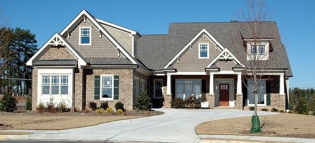 Is There a Difference Between a Realtor and a Real Estate Agent?