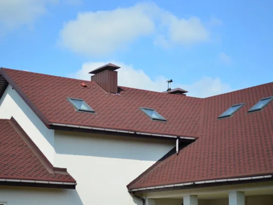 featured image - What are the Red Flags for Roofing Quotes?